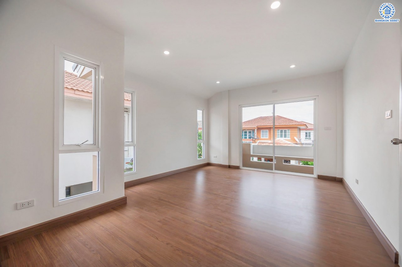 บ้านมือสองตกแต่งใหม่ โครงการ ชัยพฤกษ์ ติวานนท์-ราชพฤกษ์1 เนื้อที่ 51.30 ตร.ว. ฟังก์ชัน 3 ห้องนอน 2 ห้องน้ำ จอดรถได้ 1 คัน บรรยากาศเงียบสงบเป็นส่วนตัว สิ่งอำนวยความสะดวกมากมาย! บนทำเลศักยภาพ หน้าโครงการติดถนนใหญ่ เชื่อมต่อถนนราชพฤกษ์ ใกล้จุดขึ้นทางด่วน "ศรีสมาน"...